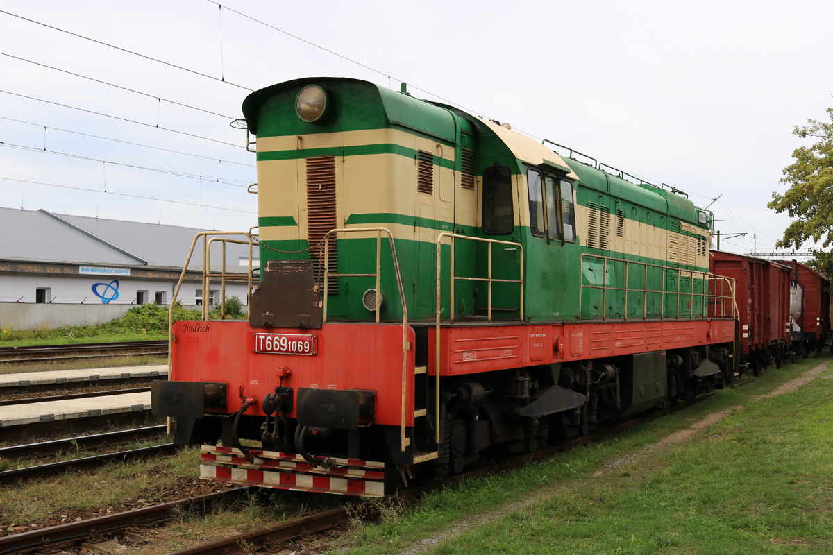 Čmelák T669.1069 - foto 801