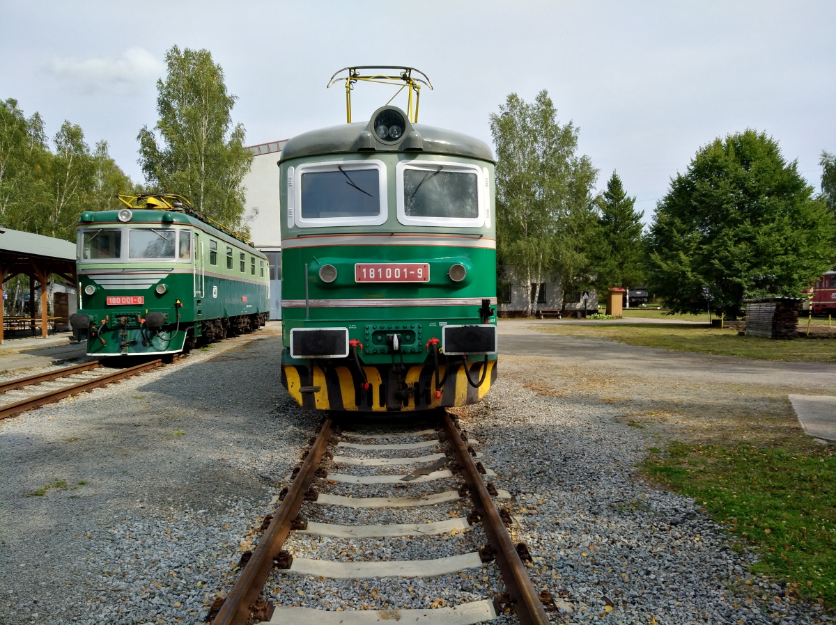 Elektrická lokomotiva 180.001 Šestikolák - foto 604