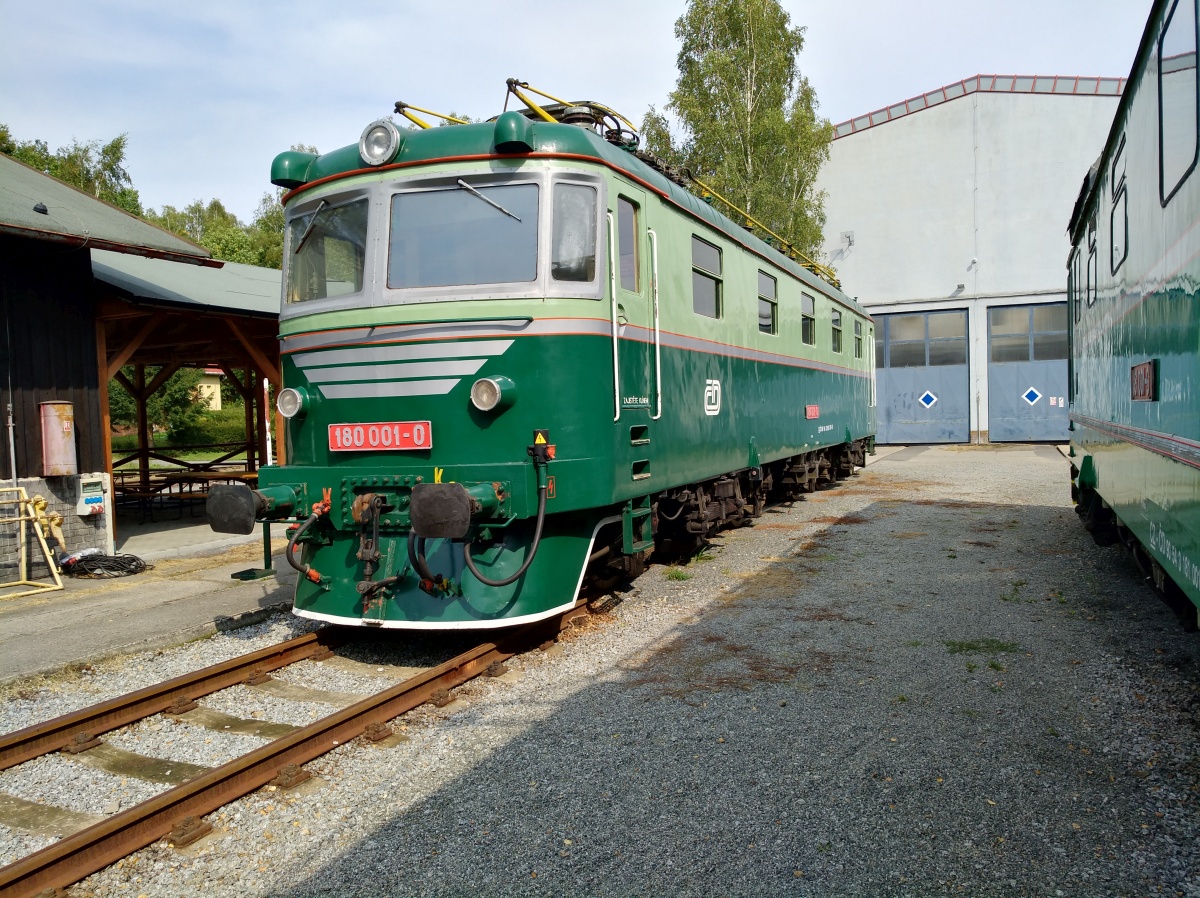 Elektrická lokomotiva 180.001 Šestikolák - foto 593
