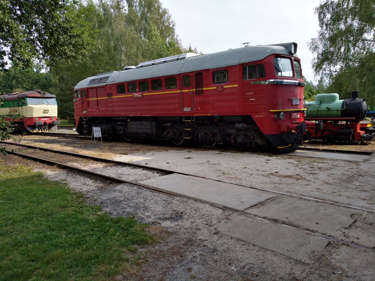 Motorová lokomotiva T679.1600 Sergej - foto 628